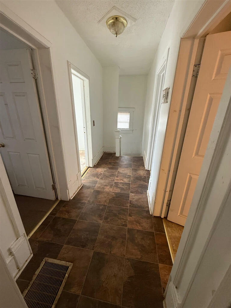 1115 Orange AVE NW - Photo 18