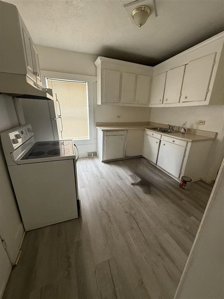 1115 Orange AVE NW - Photo 8
