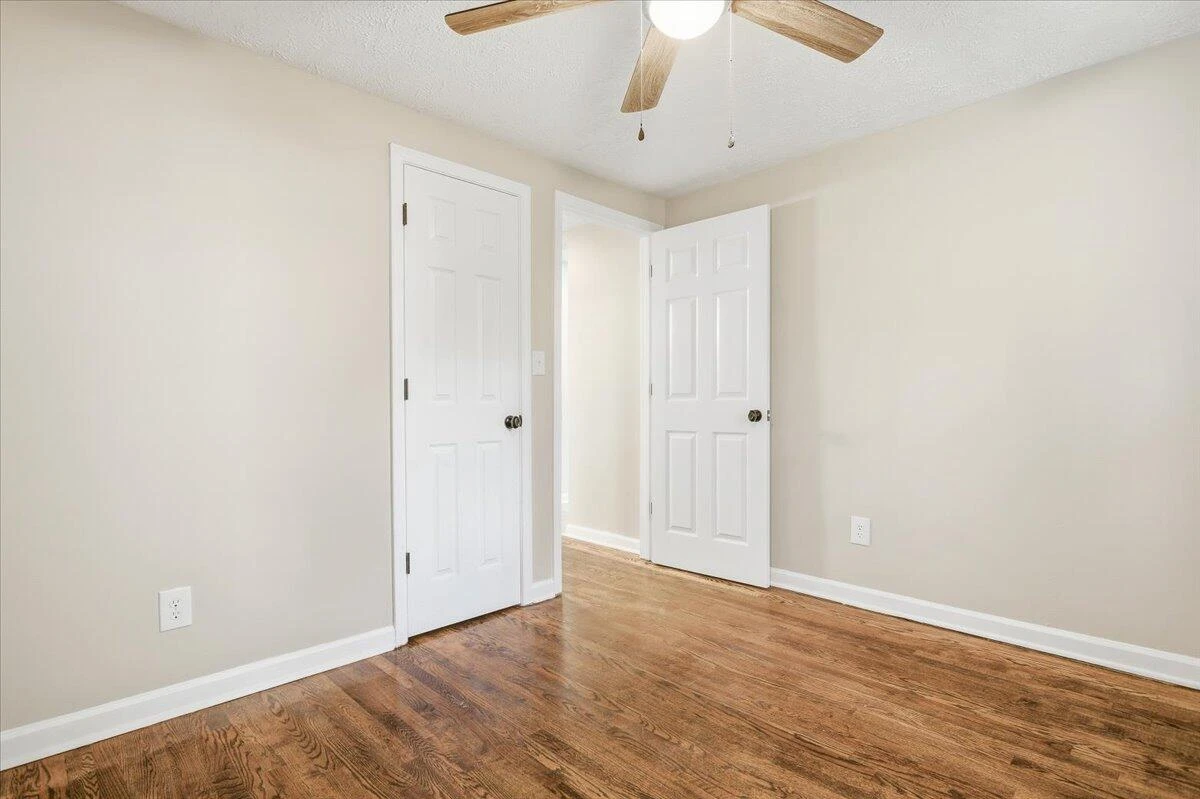 707 Brandon AVE SW - Photo 21