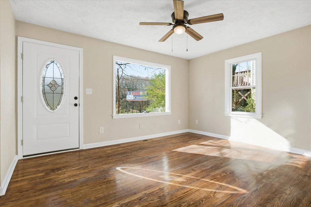 707 Brandon AVE SW - Photo 28