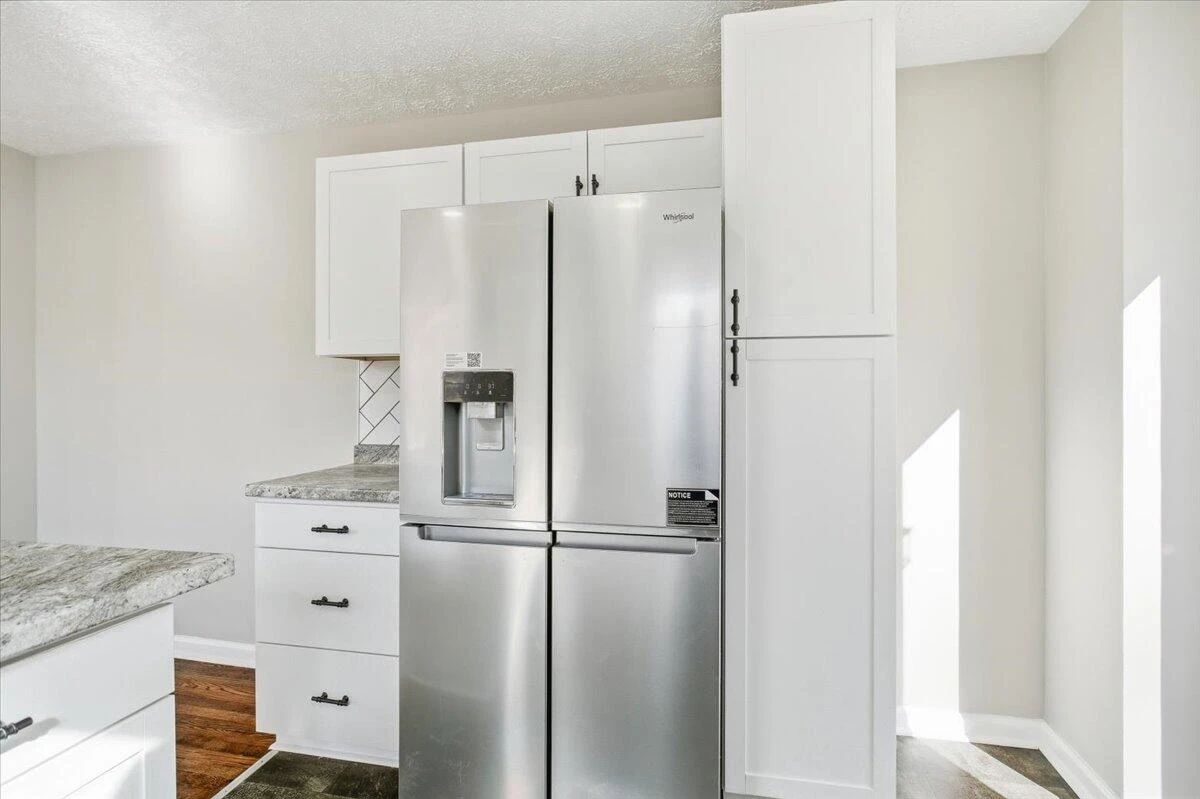 707 Brandon AVE SW - Photo 6
