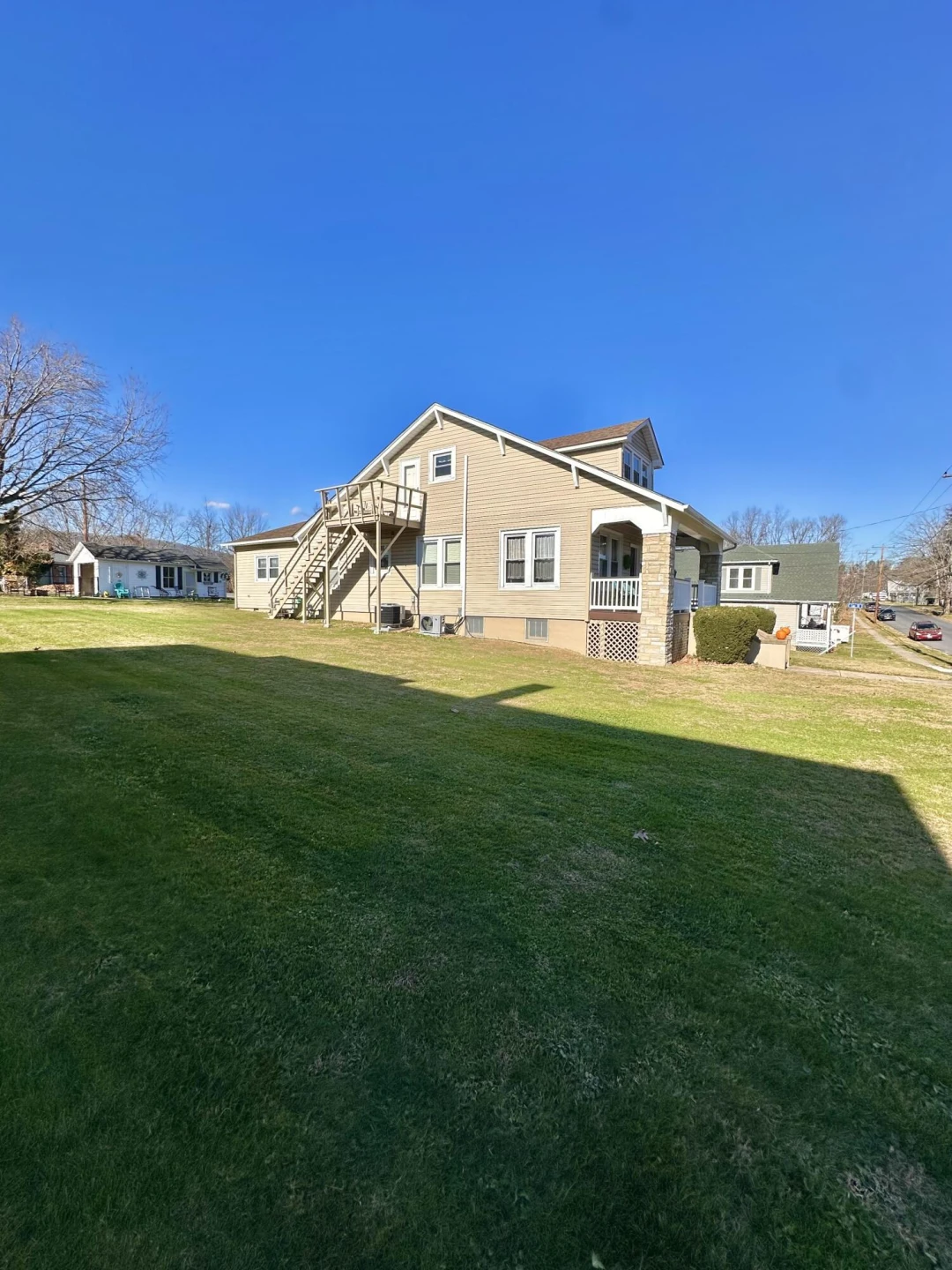 833 Jefferson AVE - Photo 9