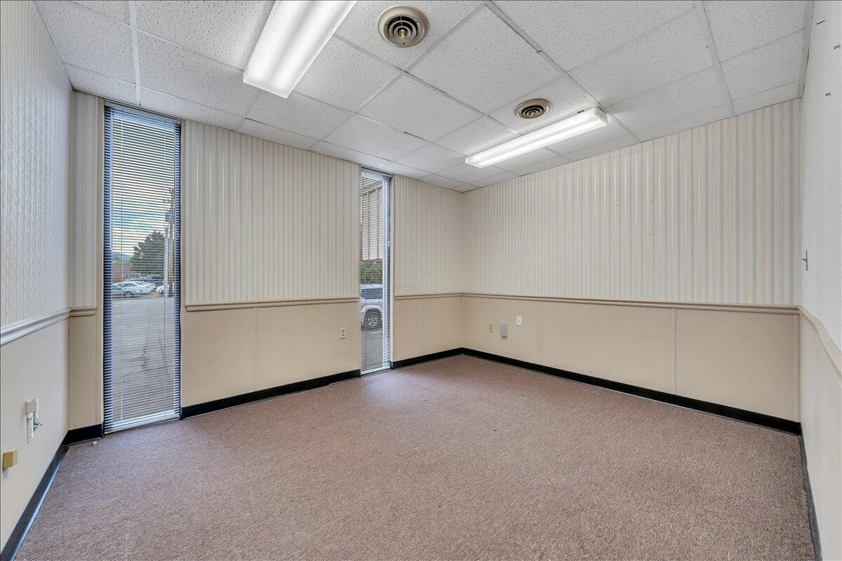 356 Campbell AVE SW - Photo 19