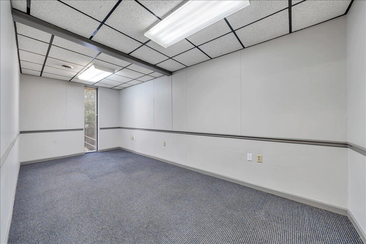 356 Campbell AVE SW - Photo 3