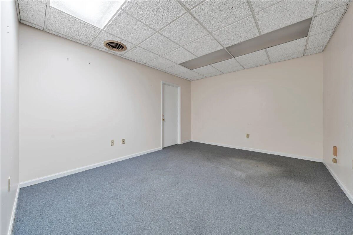 356 Campbell AVE SW - Photo 6