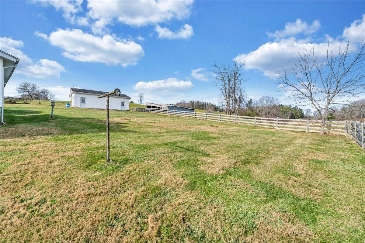 6629 Floyd Highway N - Photo 17