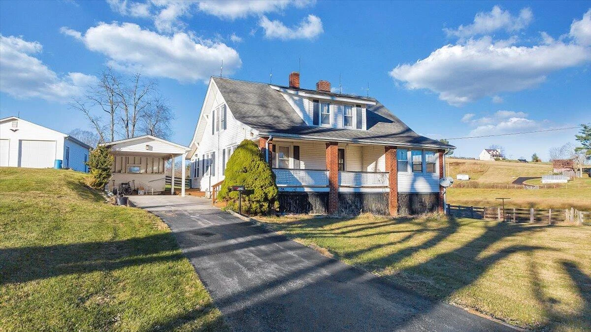 6629 Floyd Highway N - Photo 2
