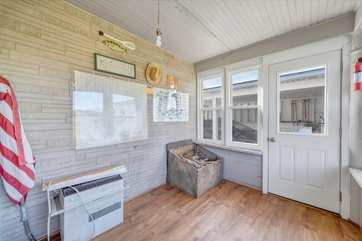 6629 Floyd Highway N - Photo 38