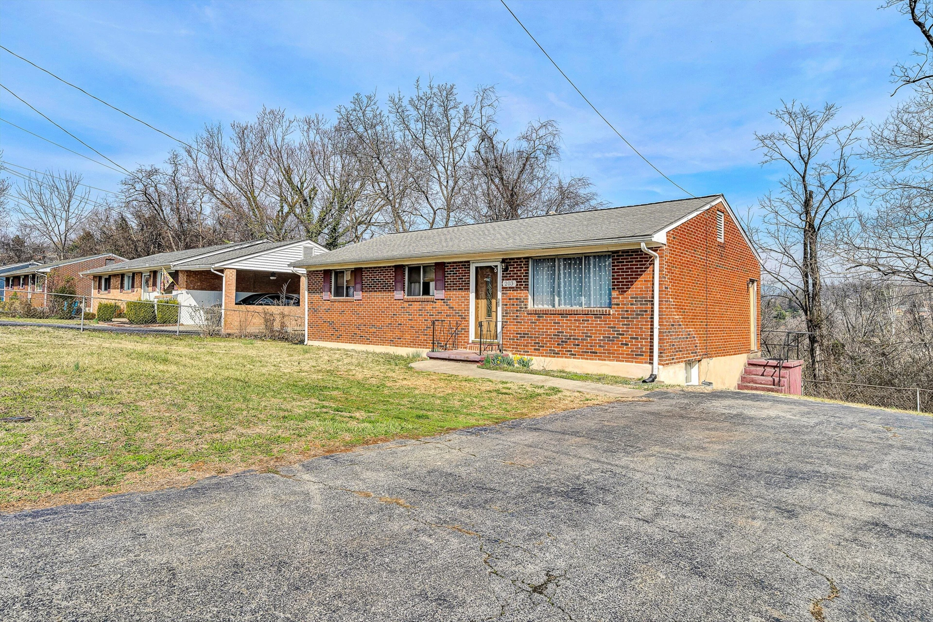 203 Cherryhill RD NW