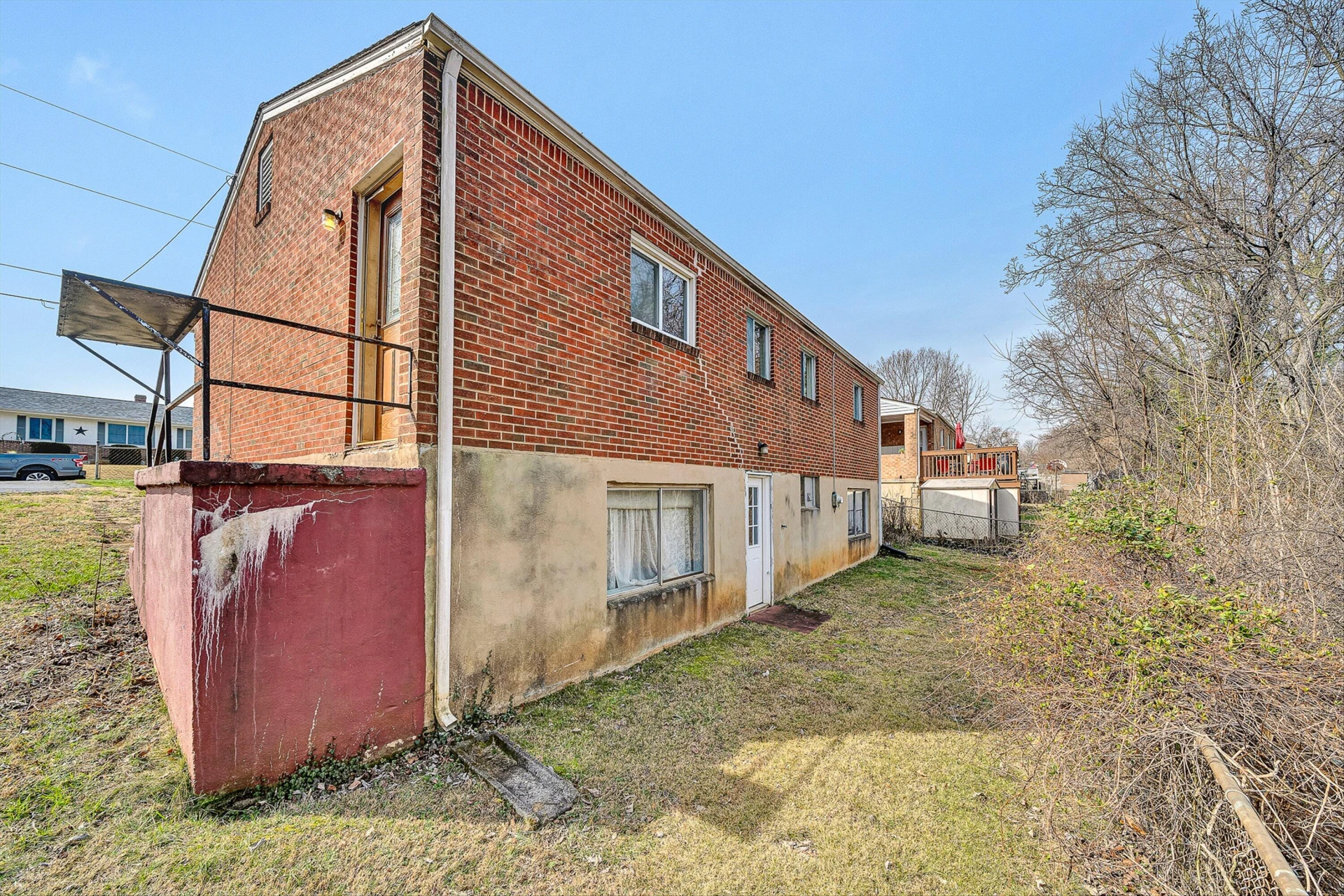 203 Cherryhill RD NW - Photo 24