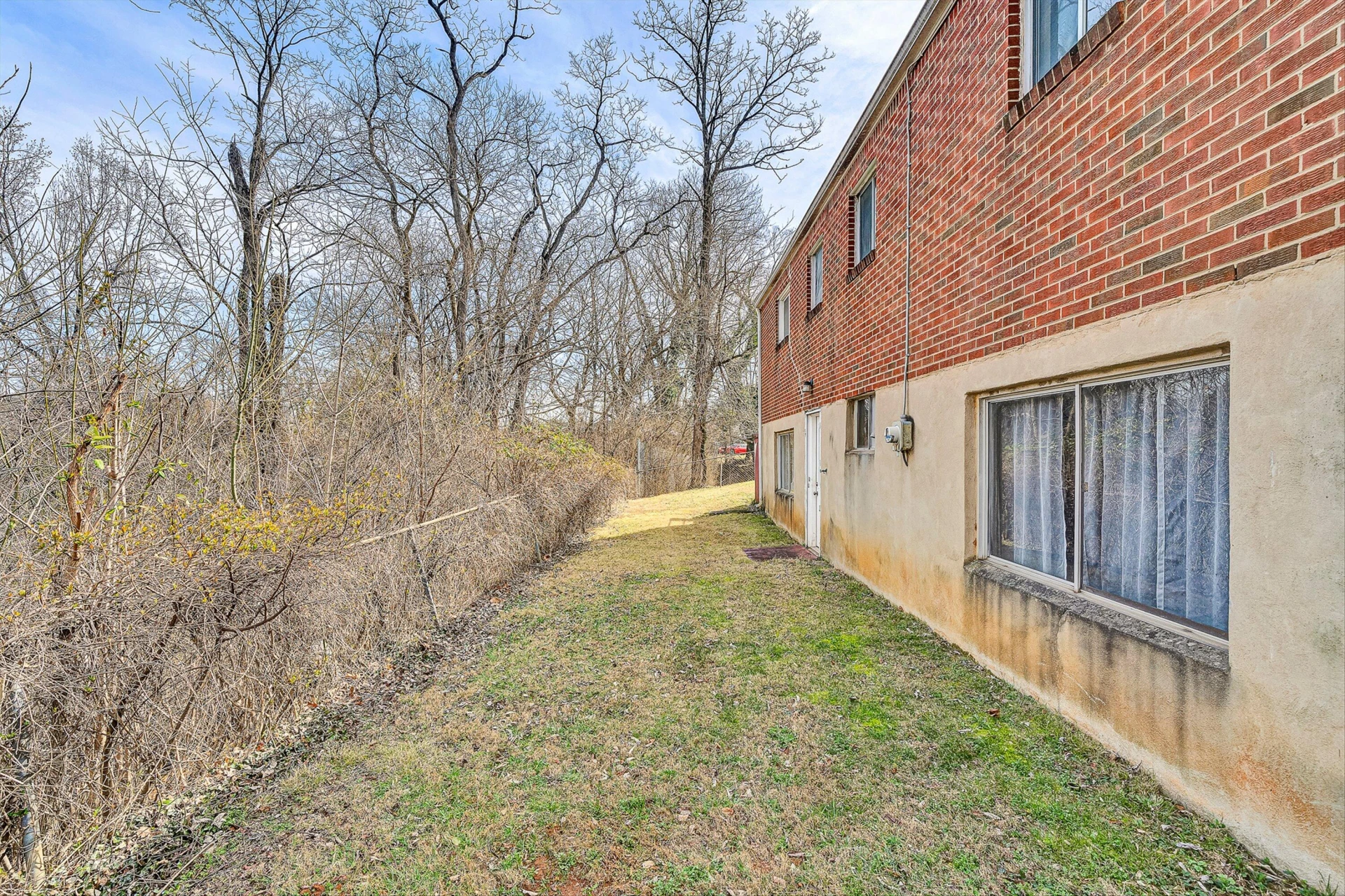 203 Cherryhill RD NW - Photo 25
