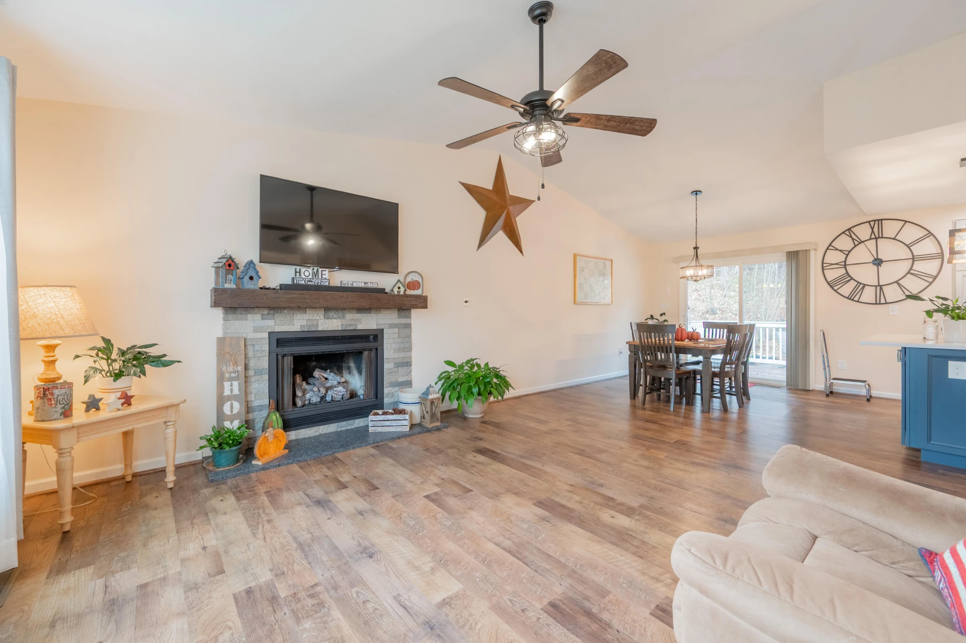 8011 Cedar Edge RD - Photo 17