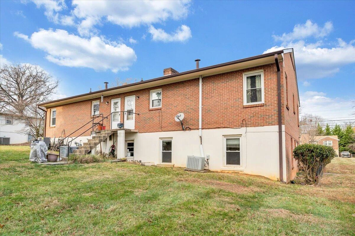 4801 Boonsboro RD - Photo 13
