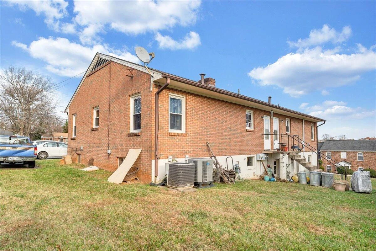 4801 Boonsboro RD - Photo 9