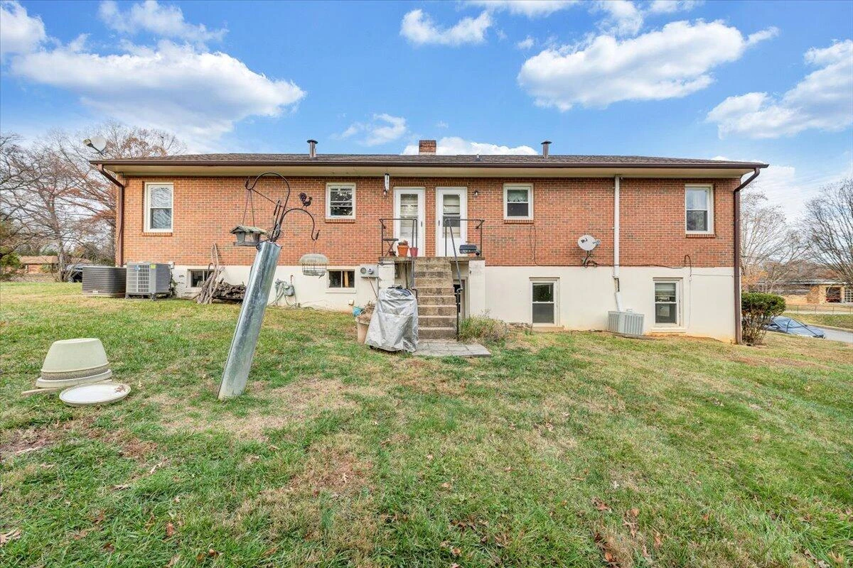 4801 Boonsboro RD - Photo 11