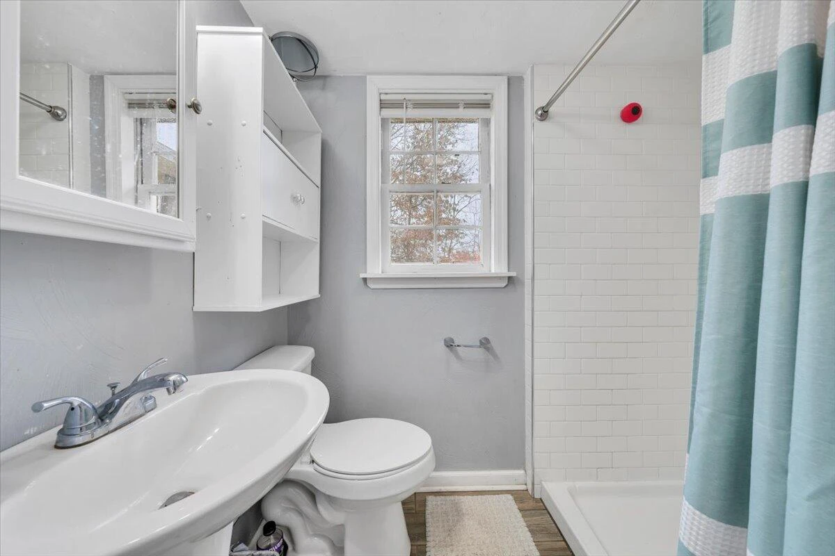 616 Elmcrest ST NE - Photo 37