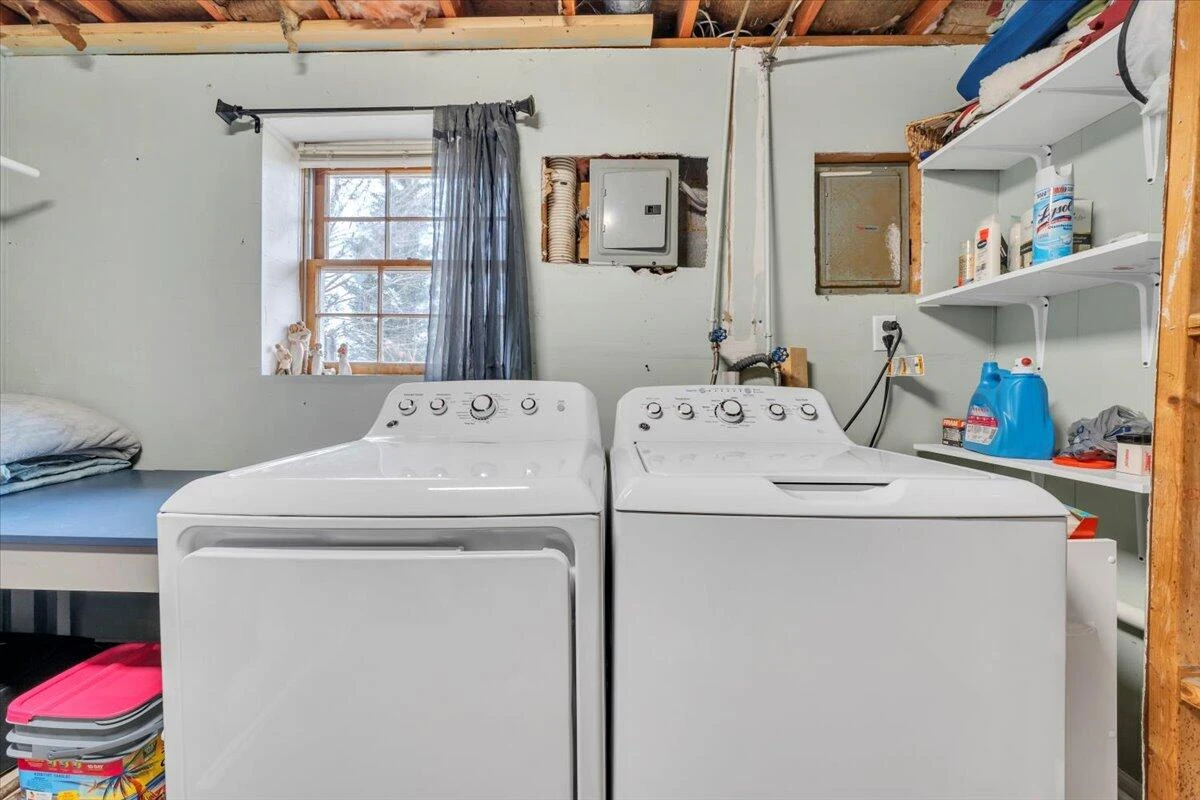 616 Elmcrest ST NE - Photo 39