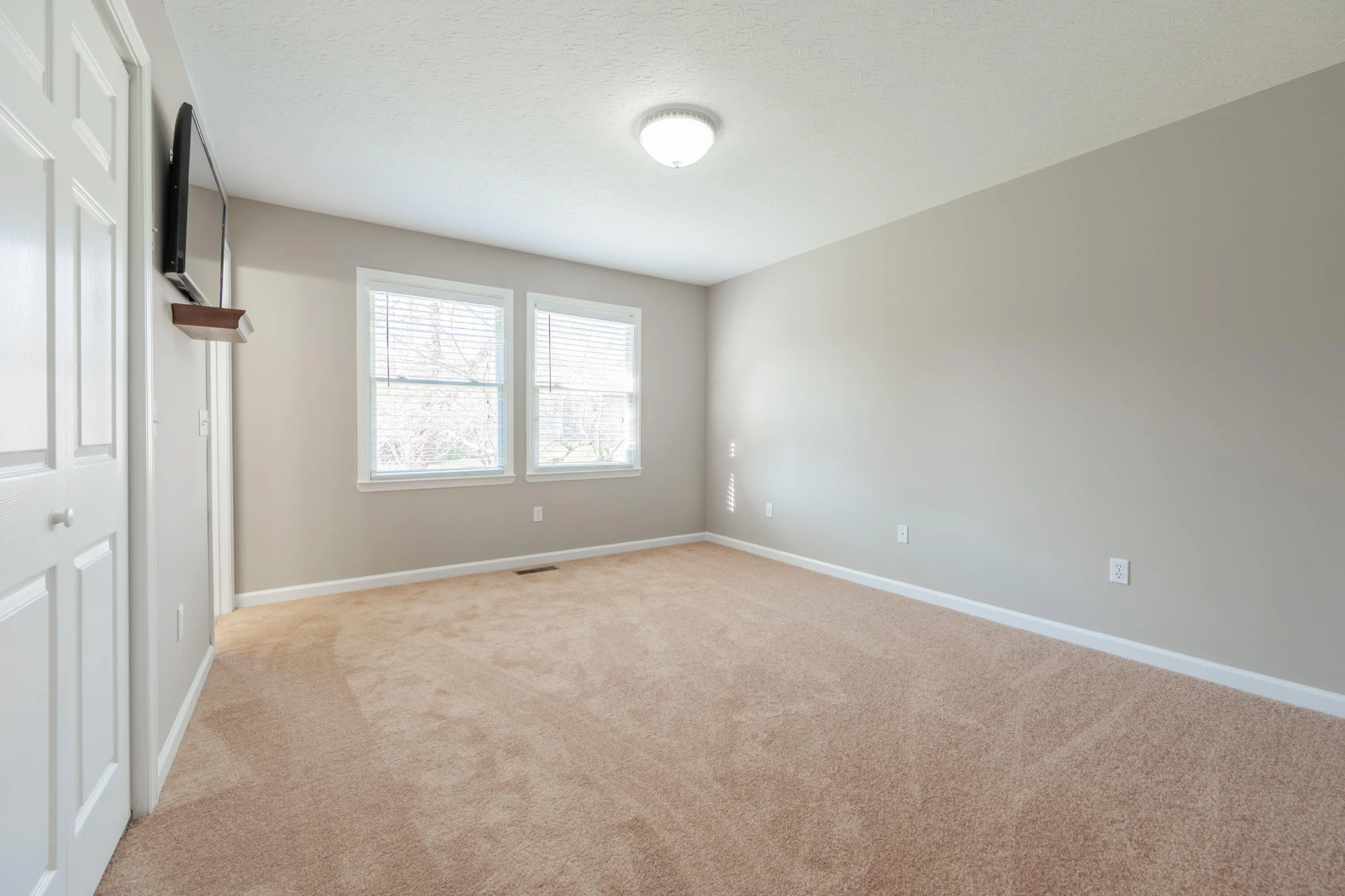 1309 Sandy CIR - Photo 16