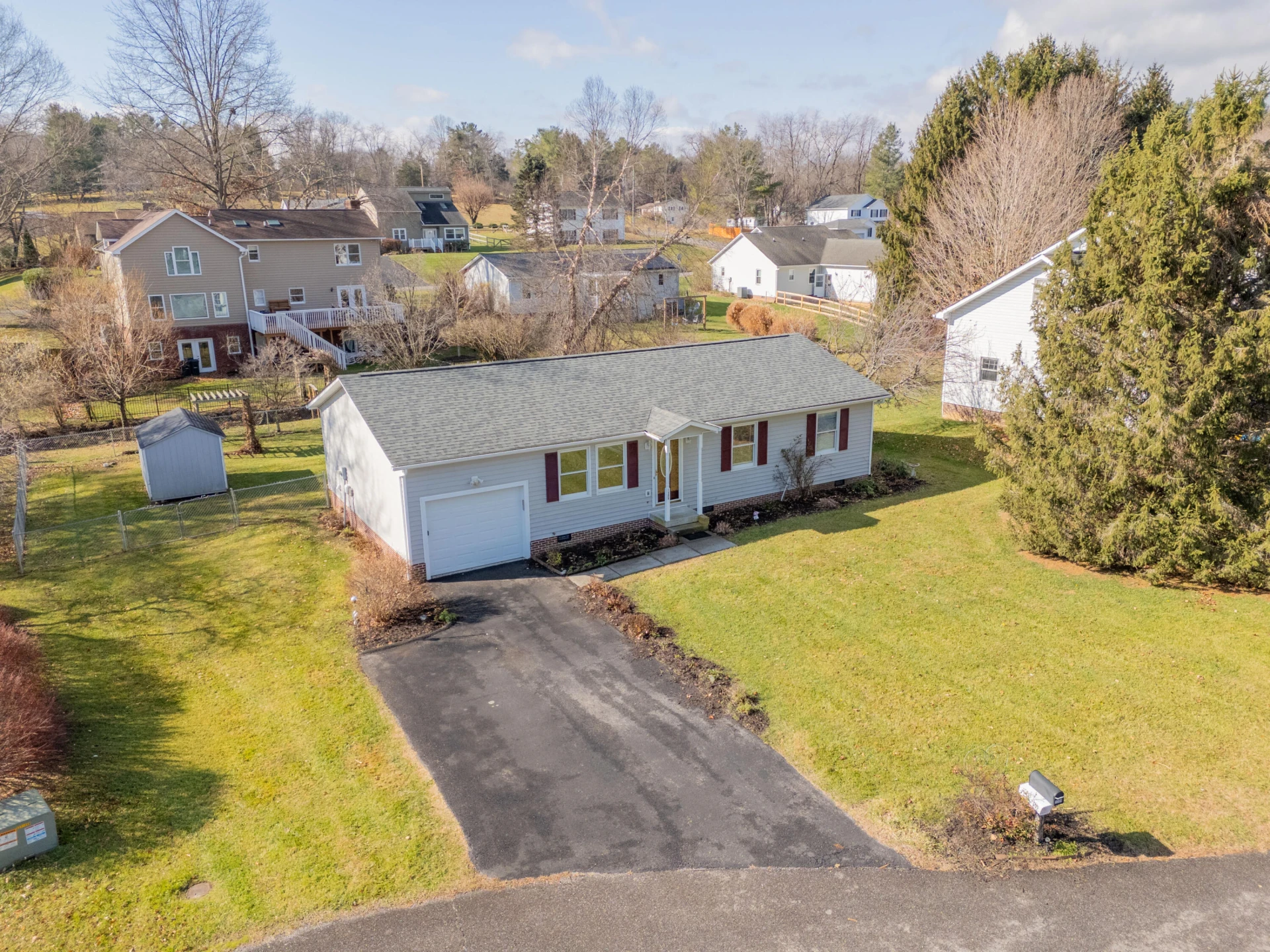 1309 Sandy CIR - Photo 2