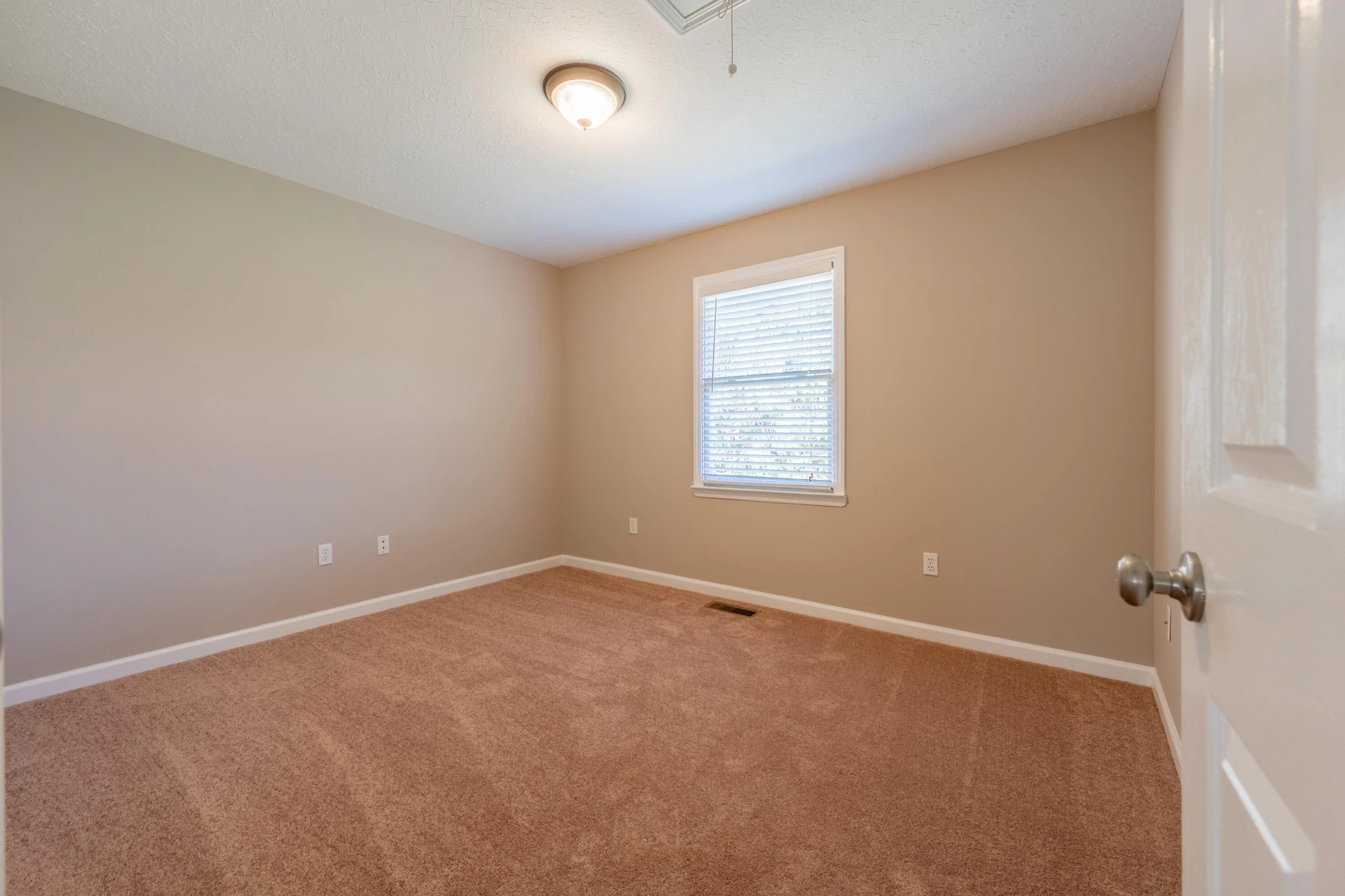 1309 Sandy CIR - Photo 20