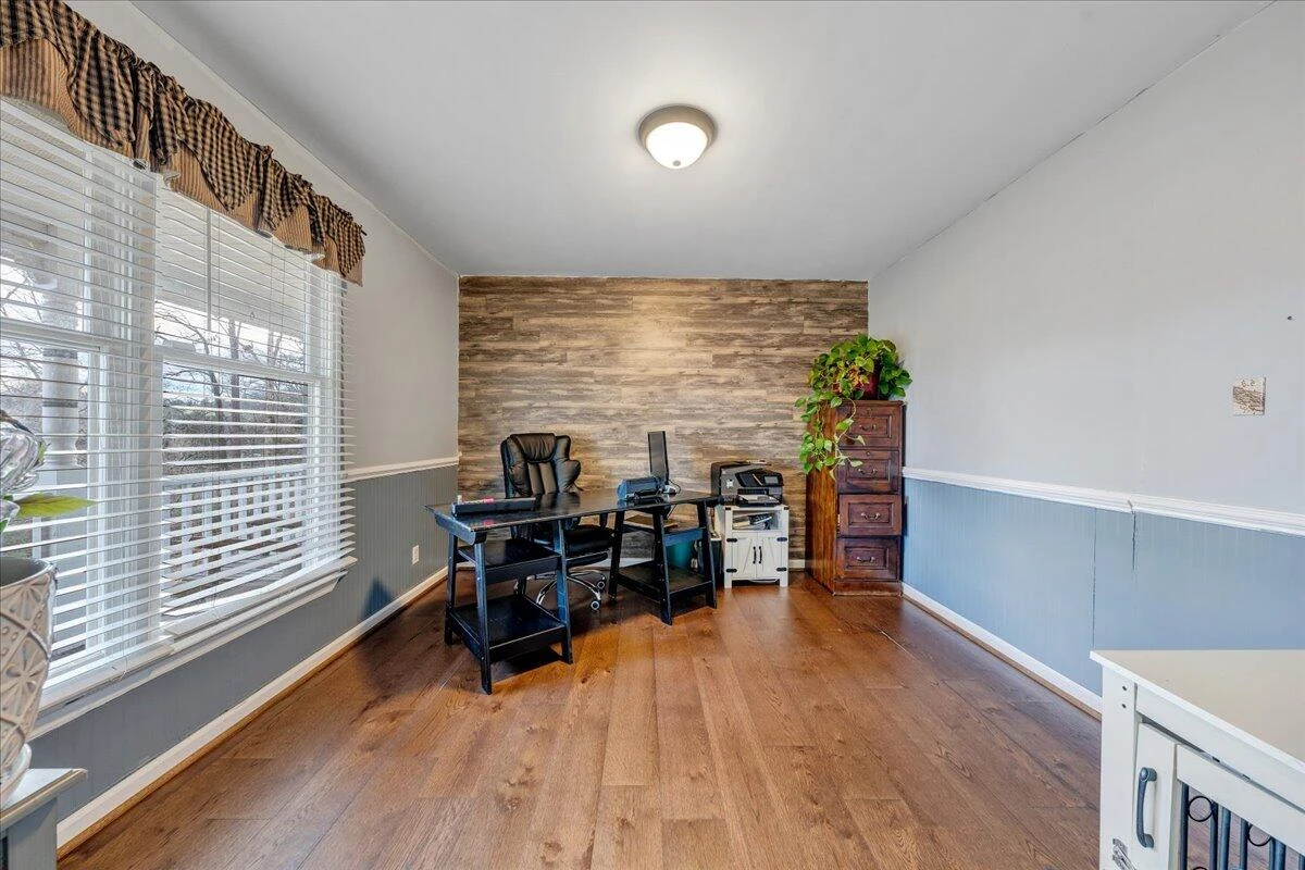 65 Avon ST - Photo 5