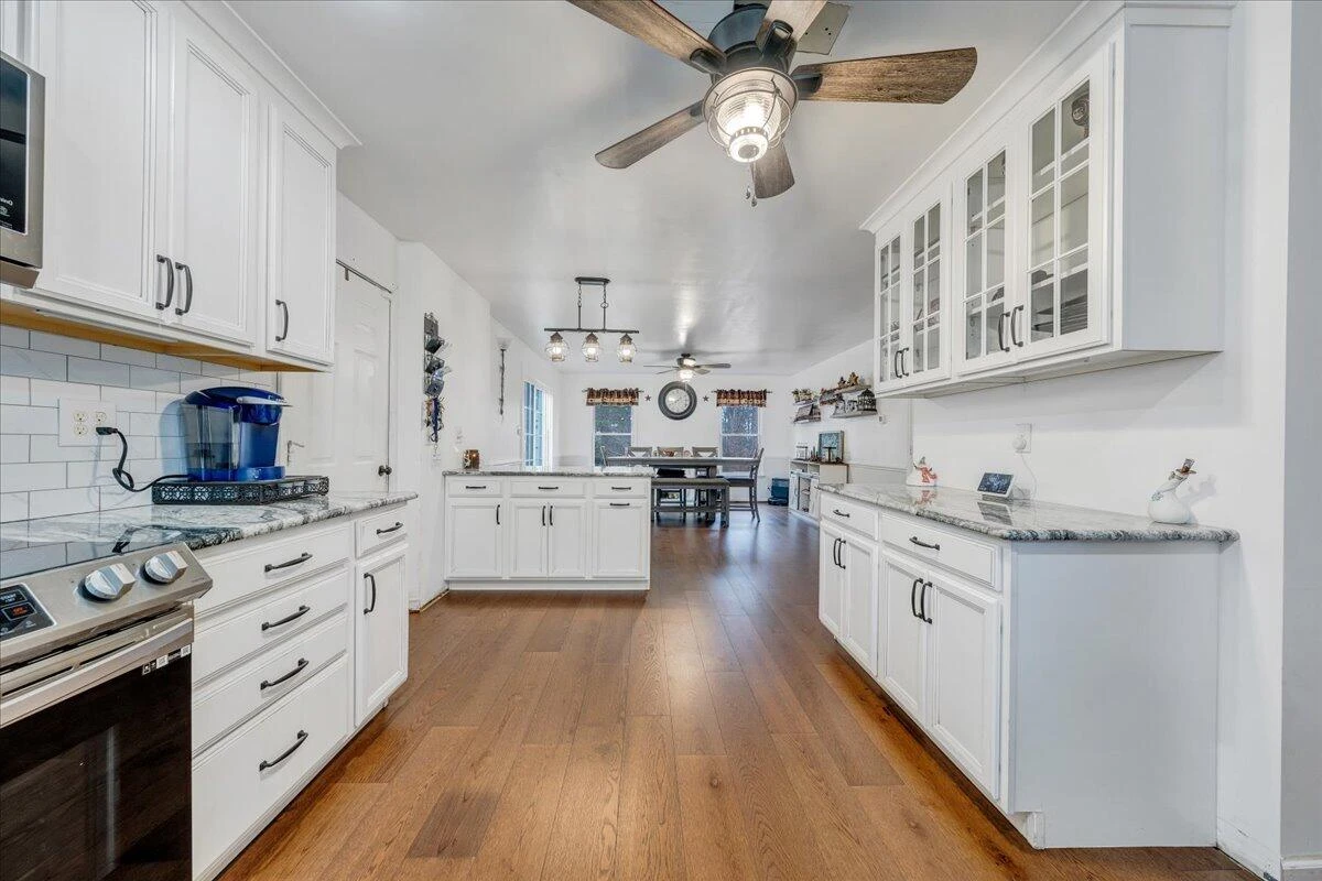 65 Avon ST - Photo 7