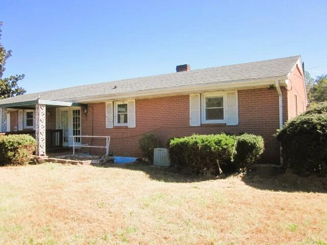 371 TROTT CIR - Photo 4