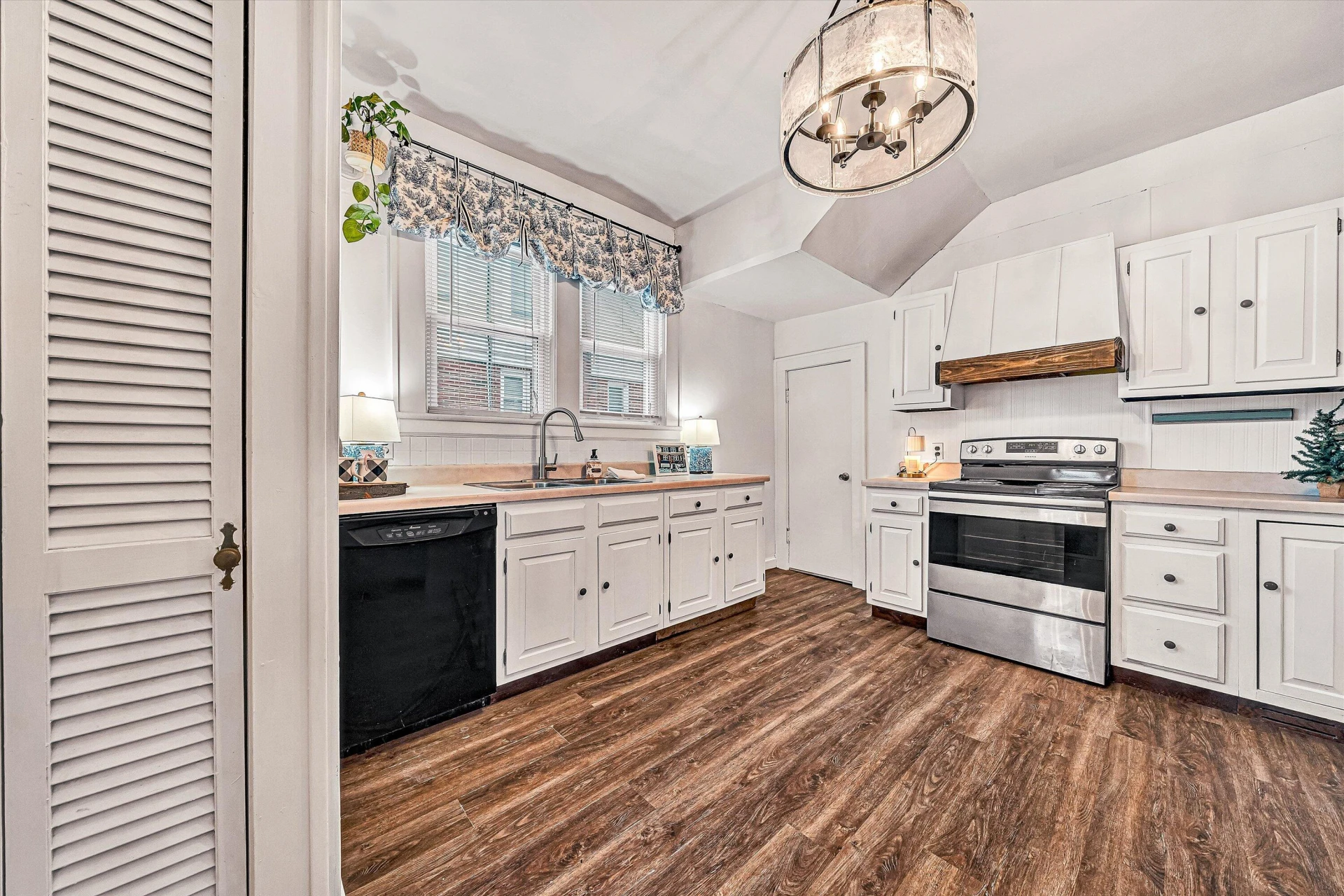 2420 Tillett RD SW - Photo 16