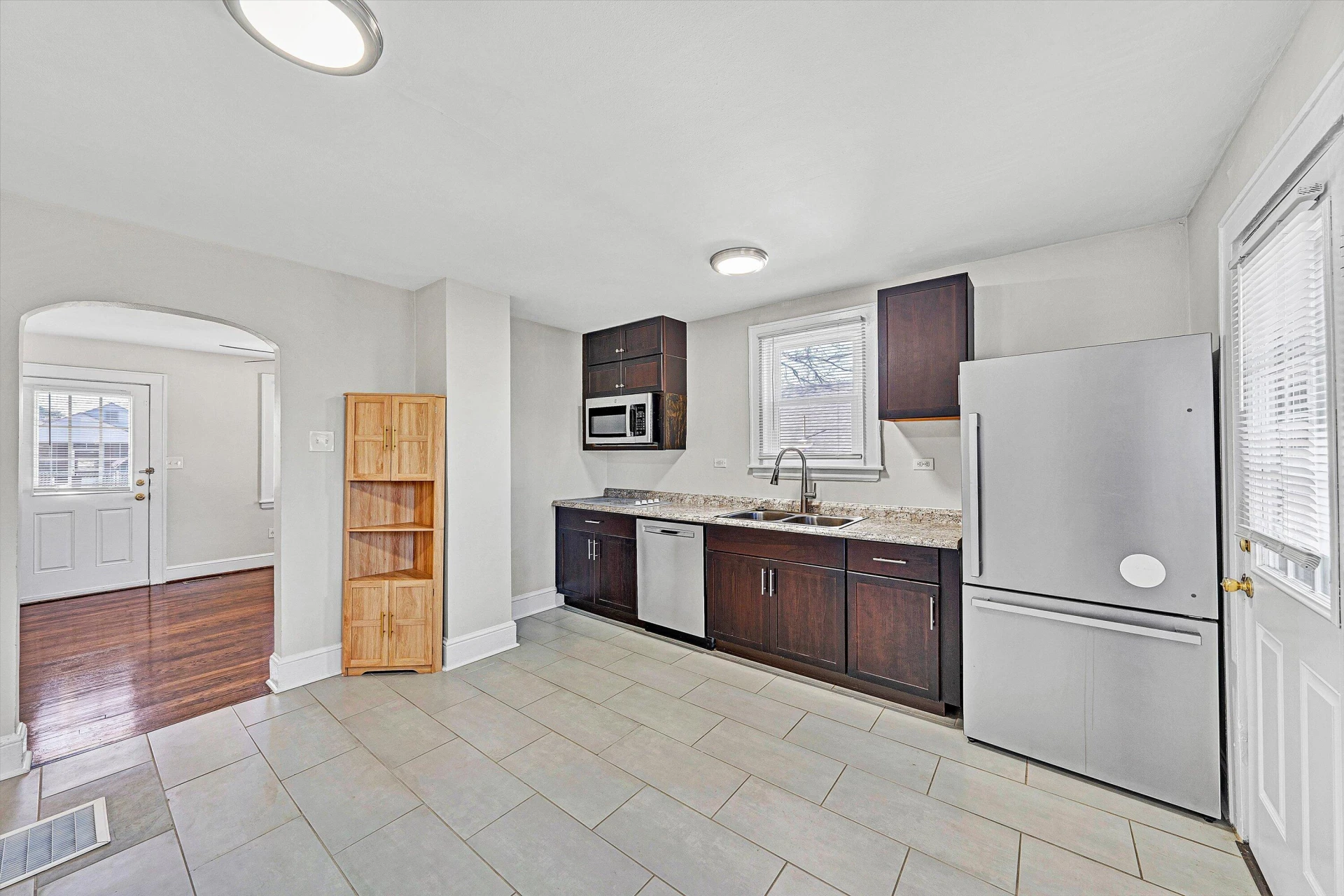 3911 Michigan AVE NW - Photo 10