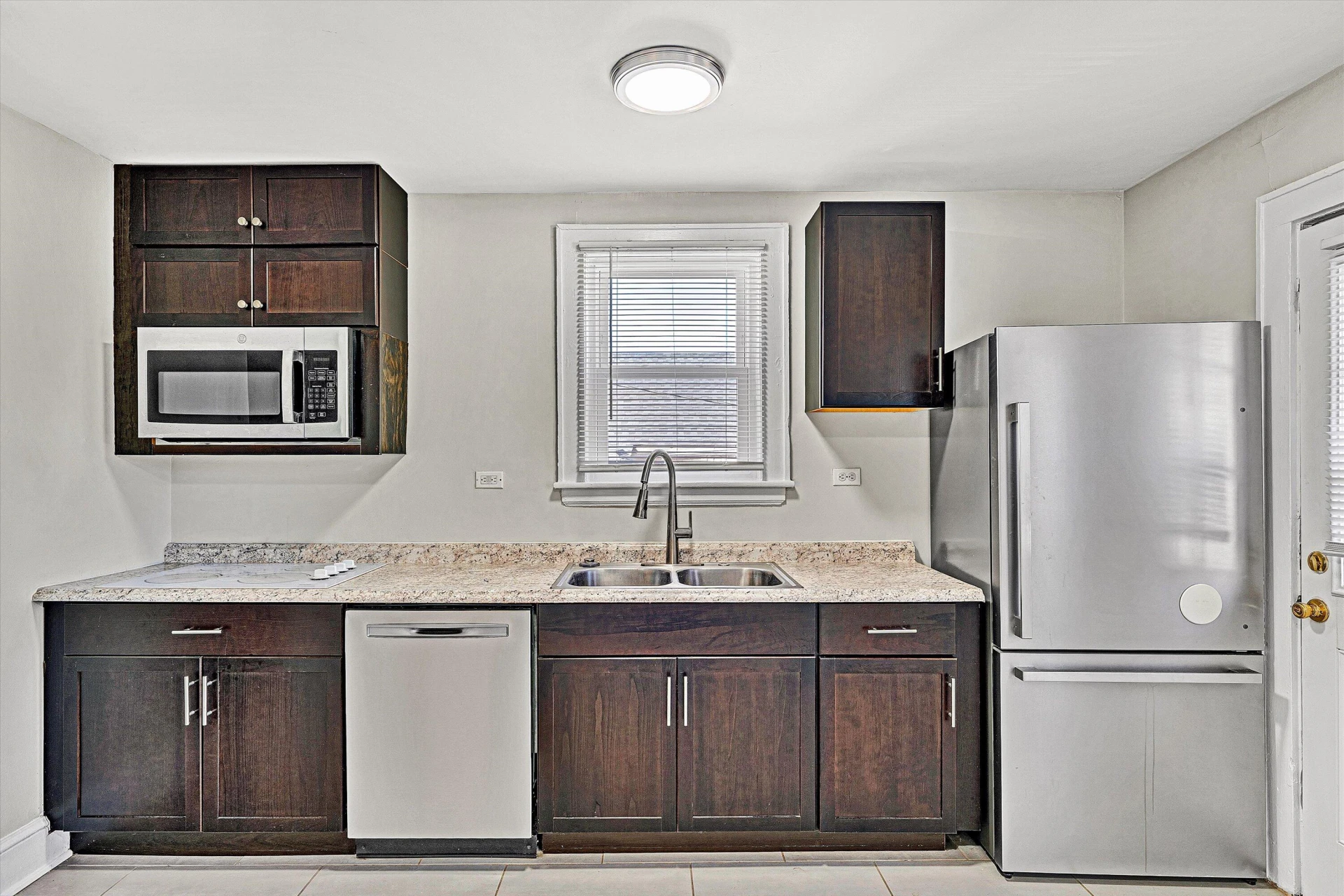 3911 Michigan AVE NW - Photo 11