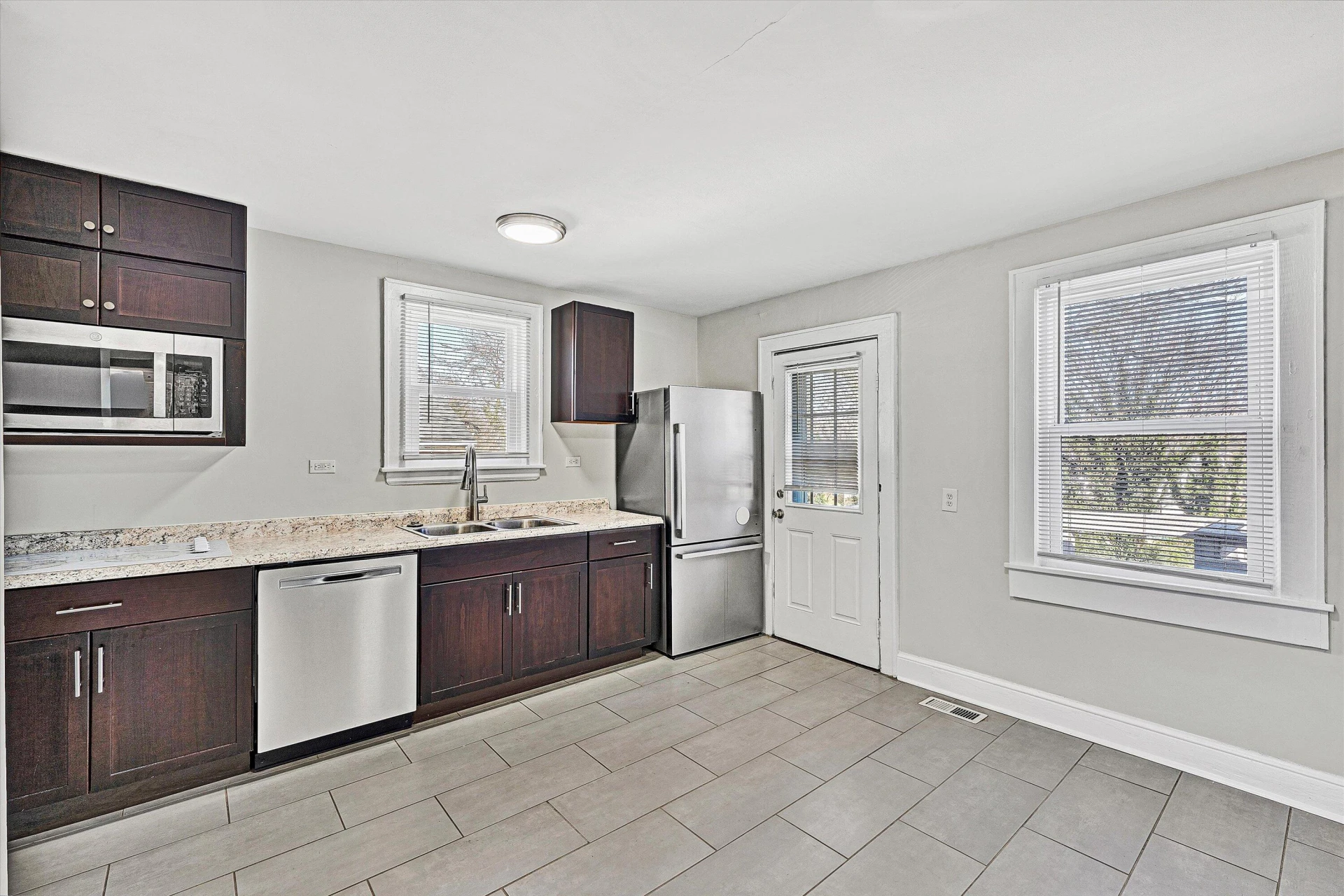 3911 Michigan AVE NW - Photo 13