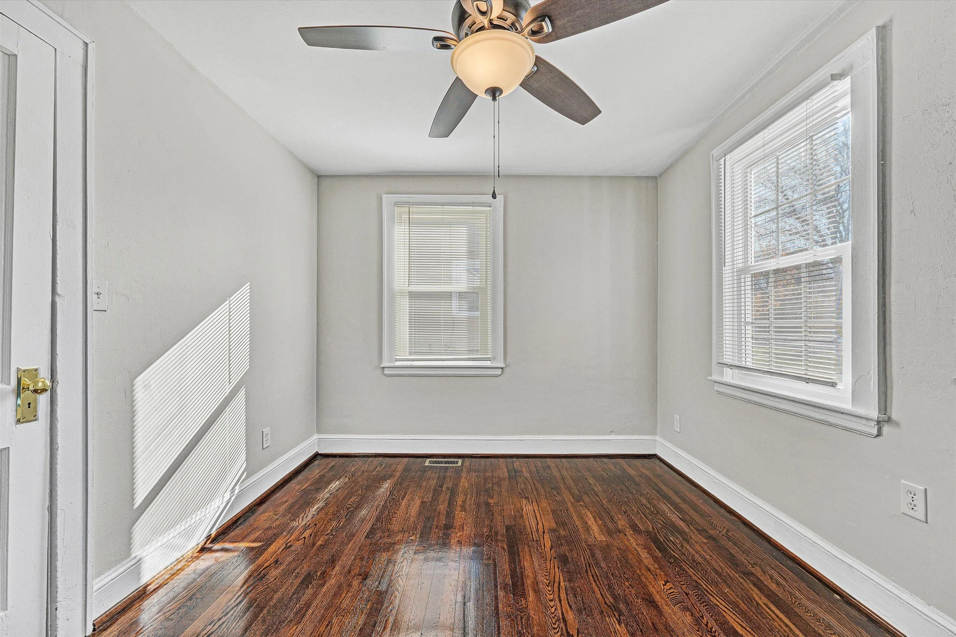 3911 Michigan AVE NW - Photo 15