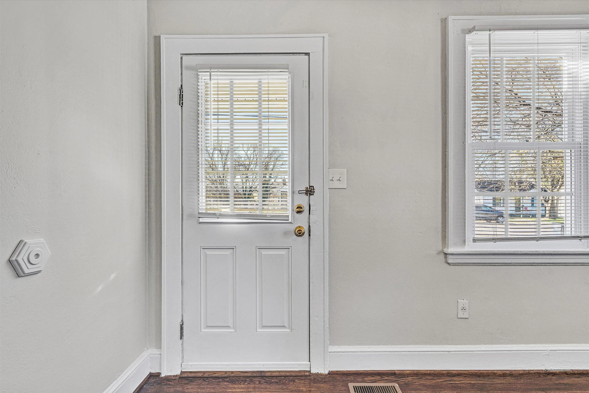 3911 Michigan AVE NW - Photo 28