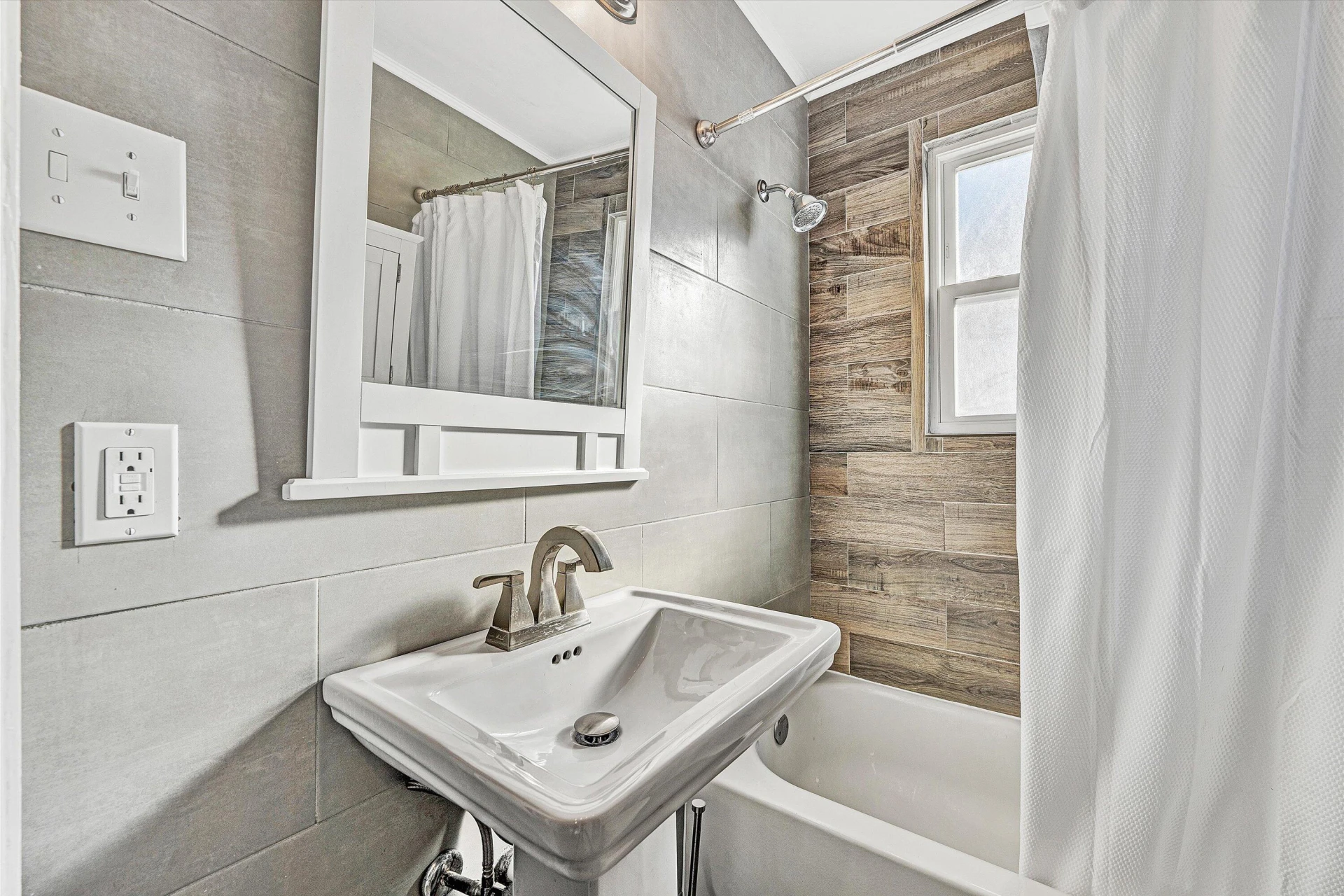 3911 Michigan AVE NW - Photo 9