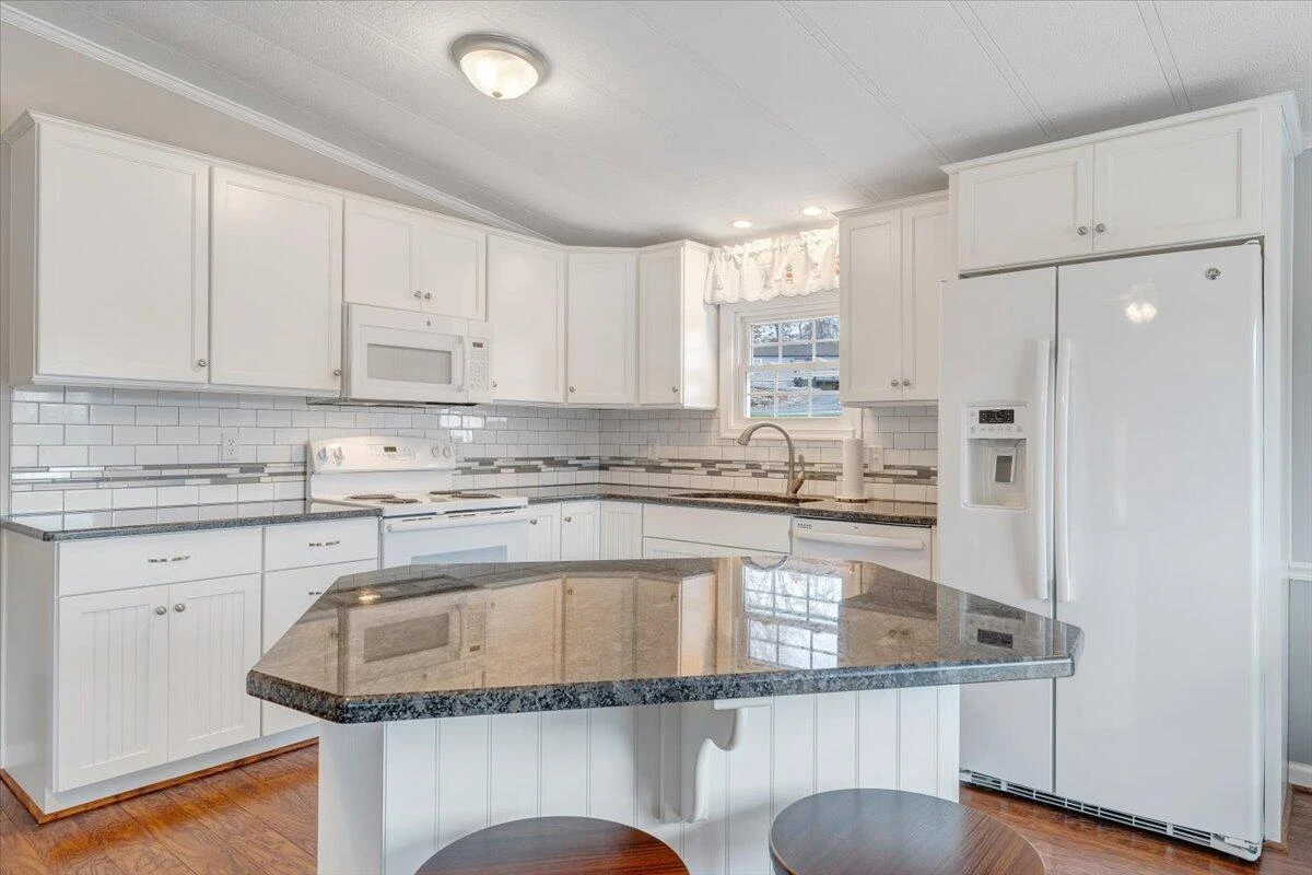 305 Mill Lake RD - Photo 40