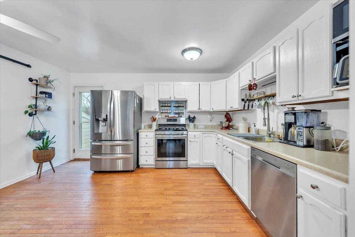 1002 Red LN - Photo 10