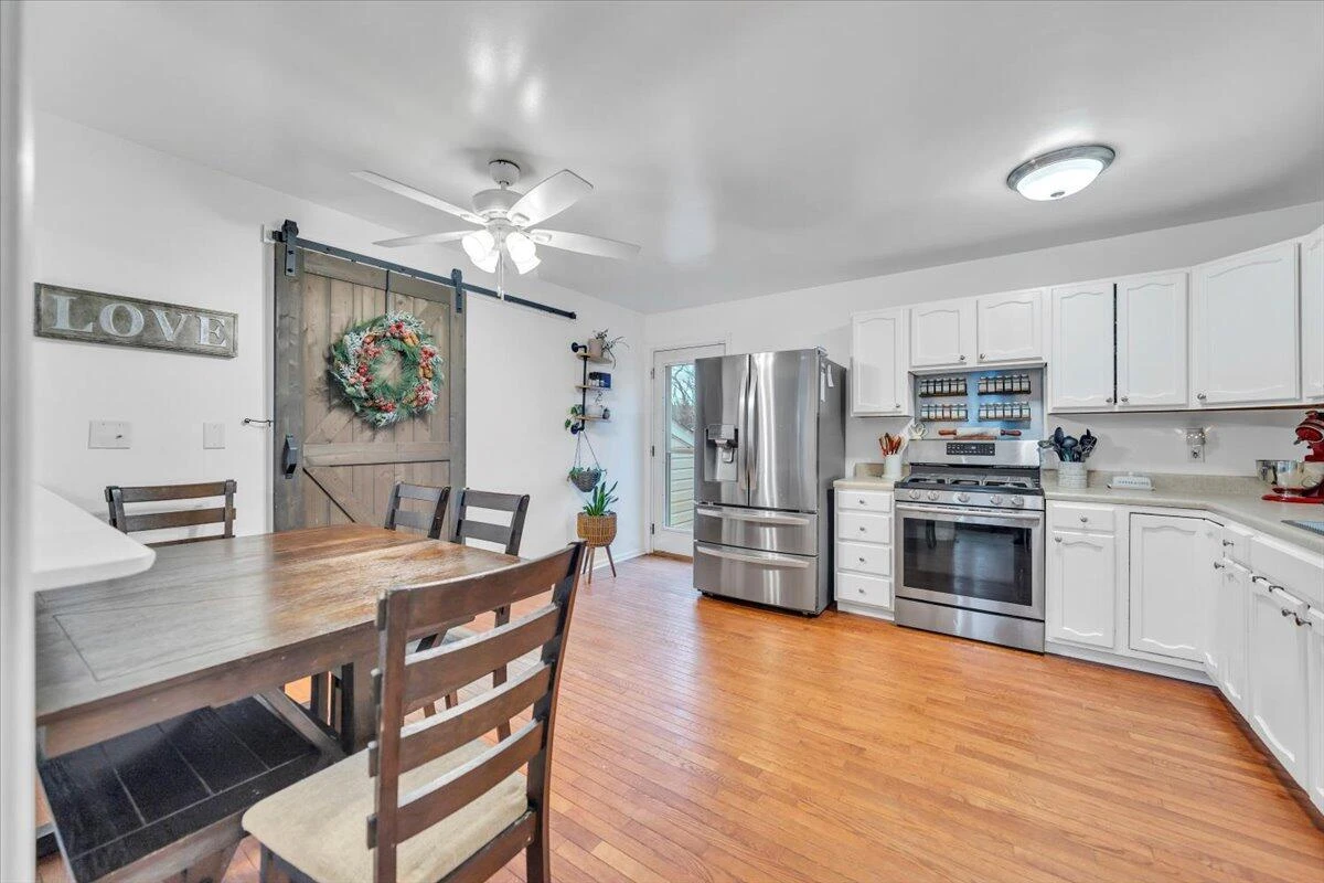 1002 Red LN - Photo 11