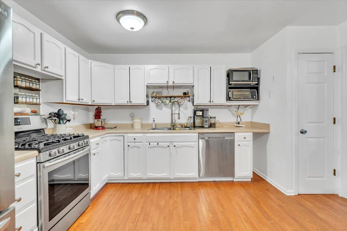 1002 Red LN - Photo 12