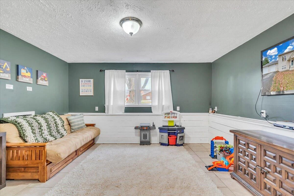 1002 Red LN - Photo 23