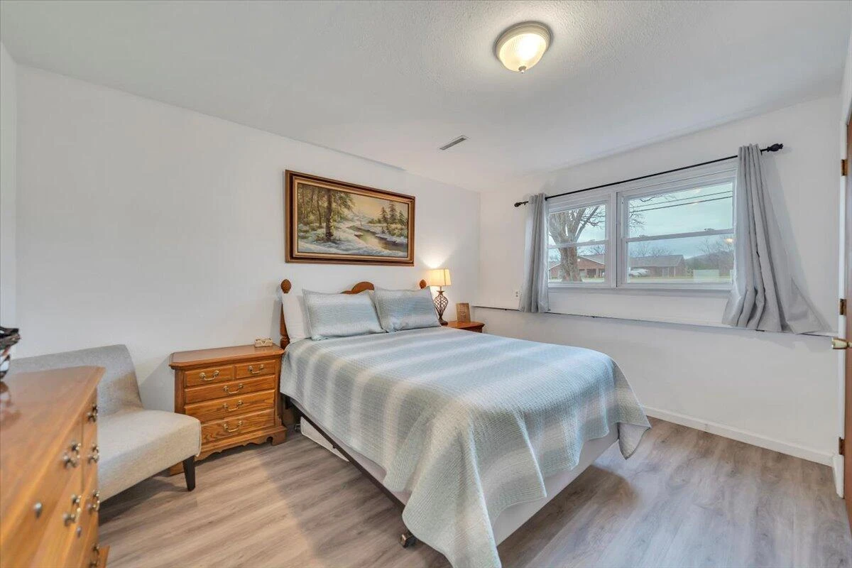 1002 Red LN - Photo 26