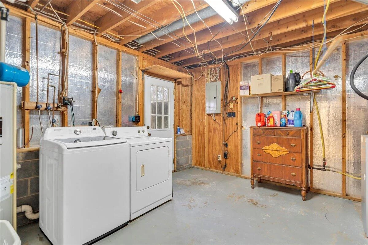 1002 Red LN - Photo 31
