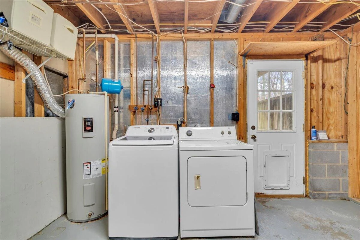 1002 Red LN - Photo 32