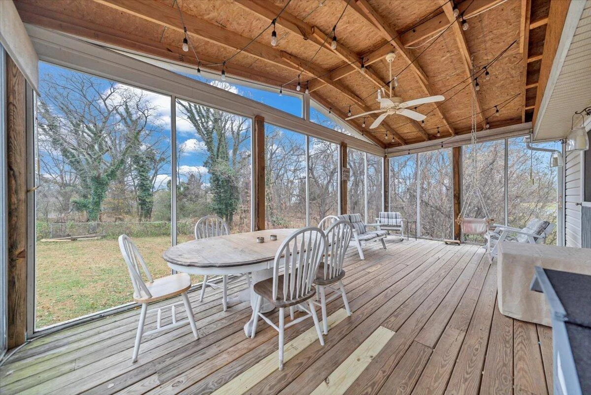 1002 Red LN - Photo 36