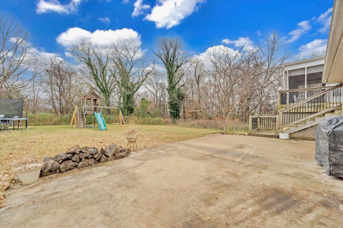 1002 Red LN - Photo 40