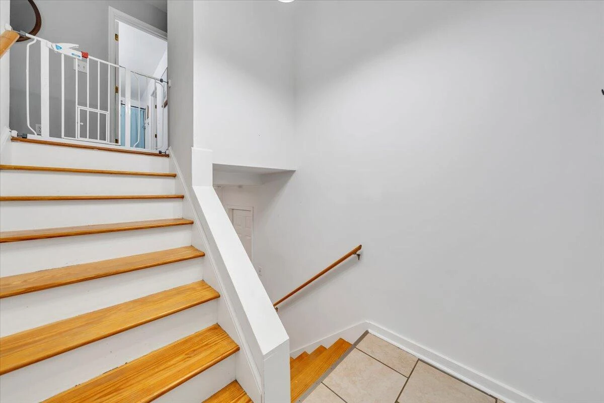 1002 Red LN - Photo 6