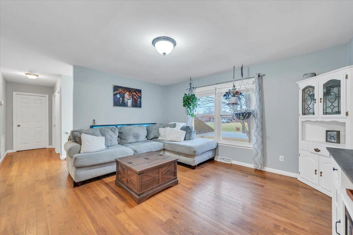 1002 Red LN - Photo 8