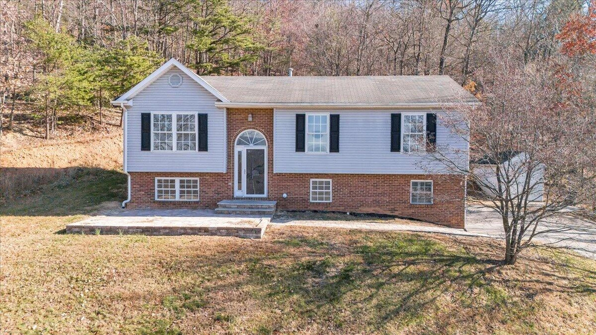 4823 Old Mountain RD NE