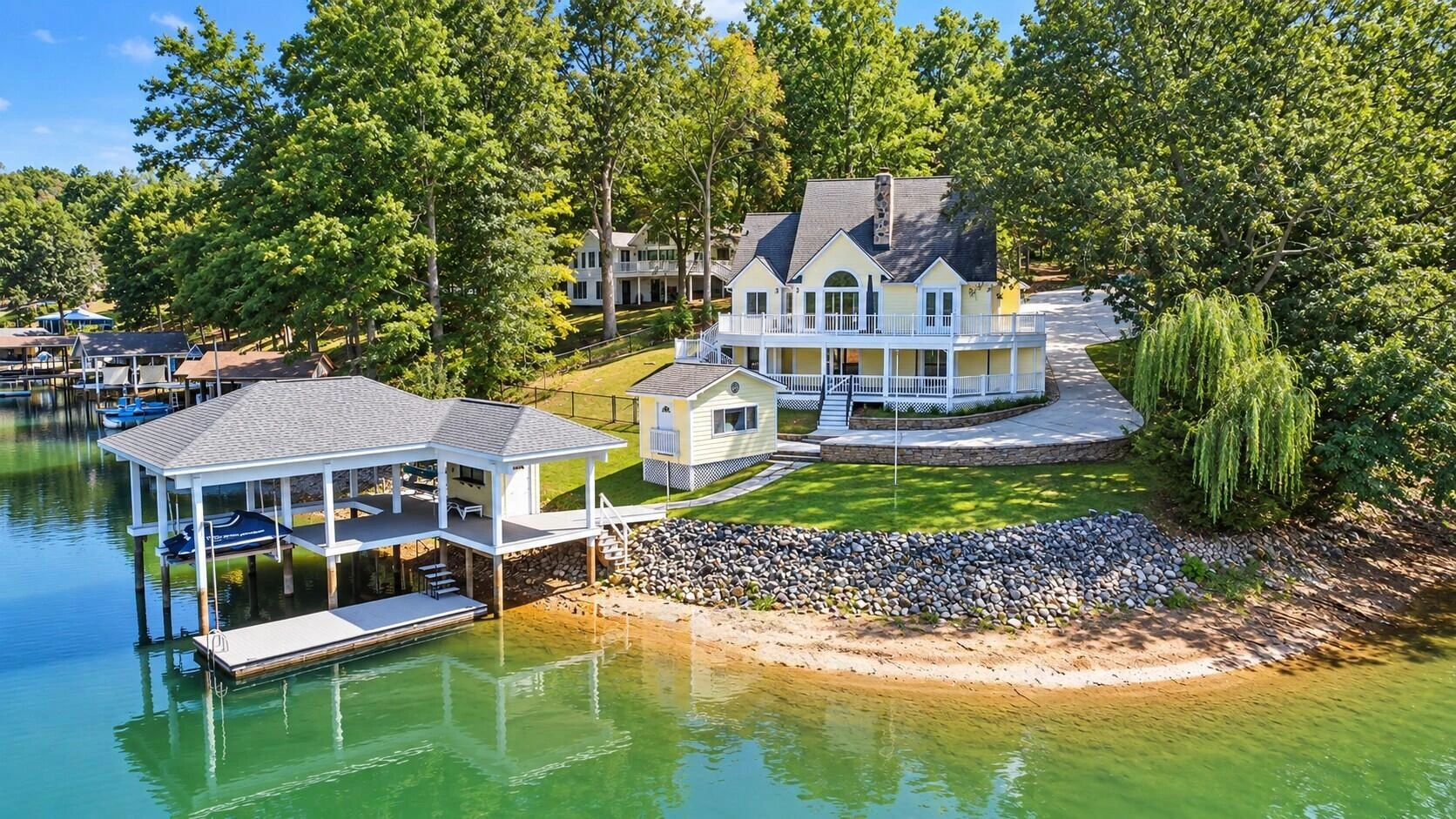 218 Twin Chimneys DR - Photo 3