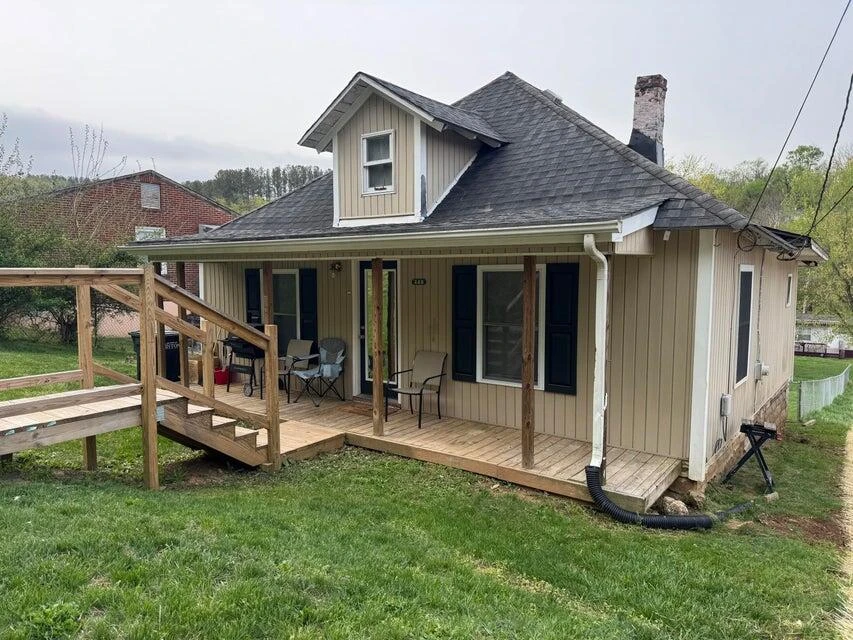 323 Craig AVE - Photo 2