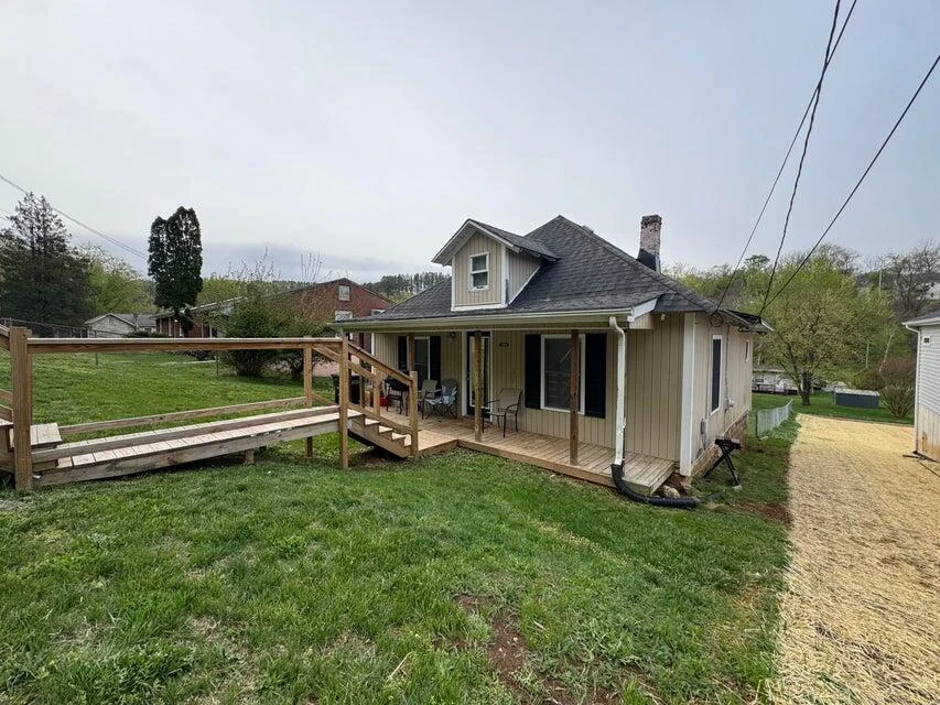 323 Craig AVE - Photo 3